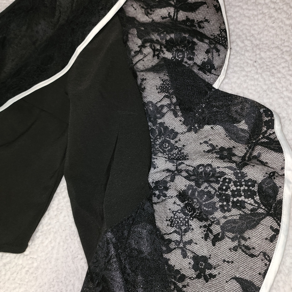 NWT Gorgeous , Akira , 2 Peice Stunning Ruffled Pants , With Matching Top - Picture 11 of 15